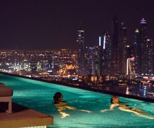 AURA SKYPOOL