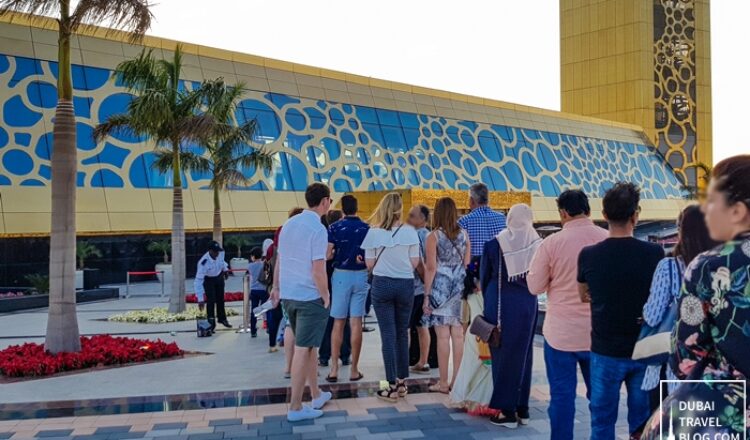 visitors-of-dubai-frame